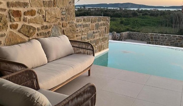 Rea's Luxury Suite Gialova in Gialova
