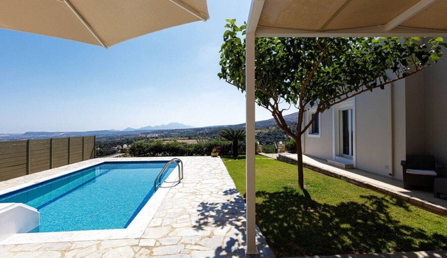 Relax in VIlla w/Private Pool, BBQ and Ping Pong