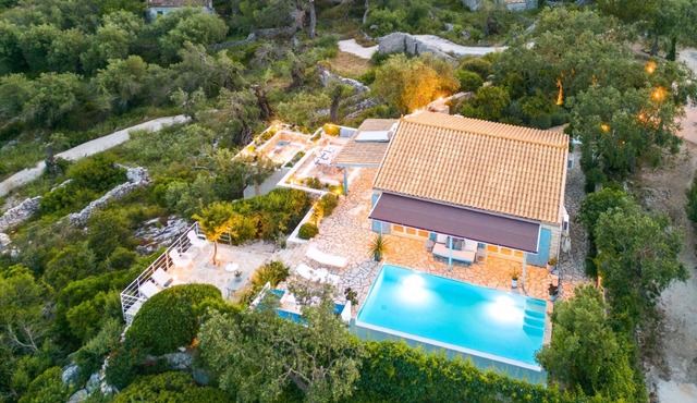 Renovated Cottage with Superb Views & Garden near Gaios and Beaches