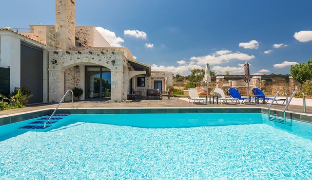Resi Villa, A new built villa with private pool and unobstructed sea view