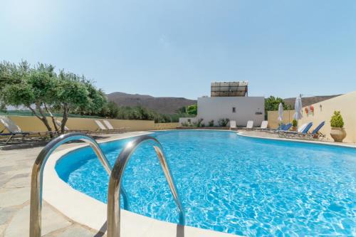 Rousolakos Pool Apartments in Palekastron