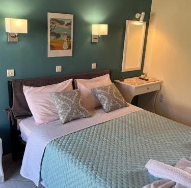 Roxani Studios-Apartments in Petra