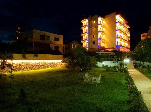 Sagini Hotel