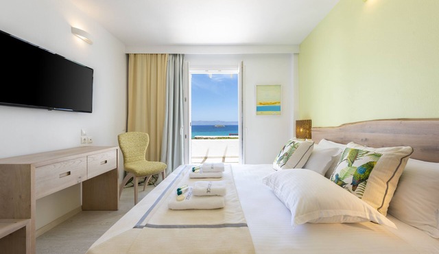 Saint George Hotel in Paros