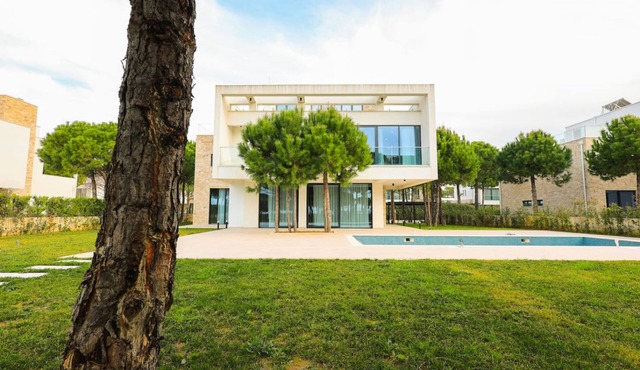 SanPietro Elite Villa in Plazhi San Pietro