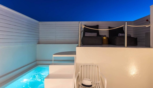 Santorini Sun Villa One in Oia | Private Hot tub in Oia