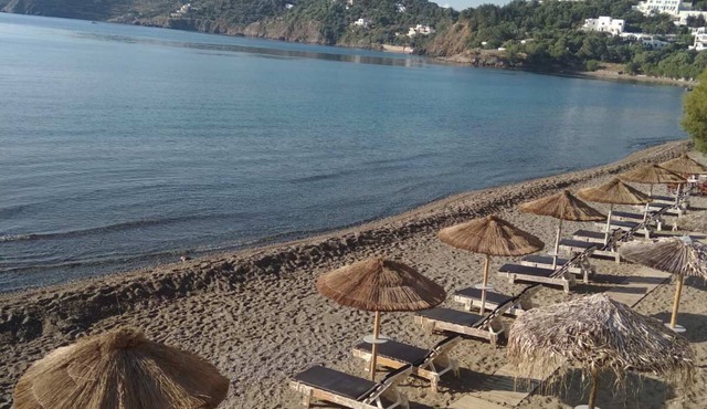 Sea side aptms at Leros quite island place