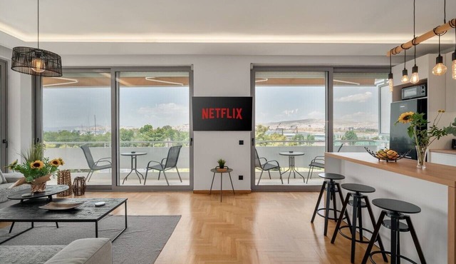 Seafront 3BR with Panoramic Balcony & Parking