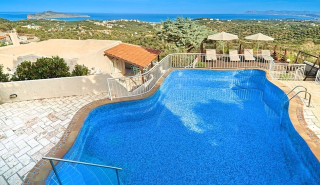 Seaview & BBQ ★ Private Pool ★ Just renovated villa in Stalos