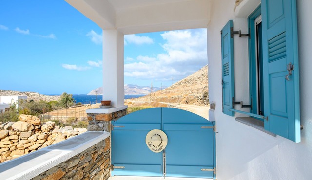 Seaview cycladic studio