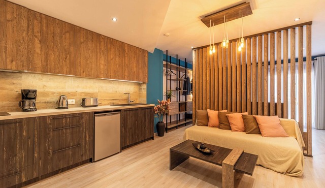 Semiso Beach Suite 9