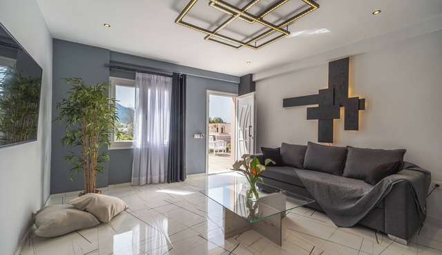 Semiso Beach Suites- 1 bedroom Apartment