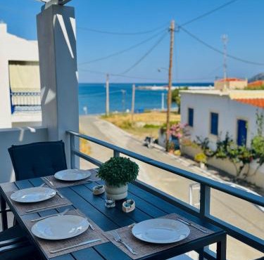 Sempre, Florida Suites, Kythira