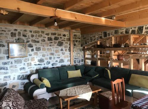 Shpia e Las Vol in Vasije
