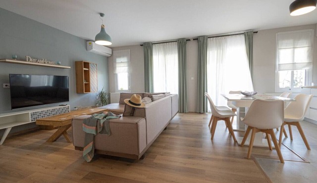 Simon Apartment by RentalsPro - Nea Moudania