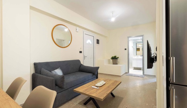 Sinani Apartment - Sea View Balcony & Jacuzzi Gem