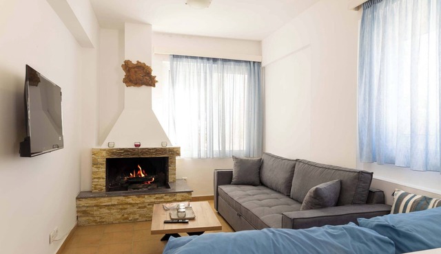 Sinani Beachfront Gems Rhodes - Jacuzzi Apartment in Pefki