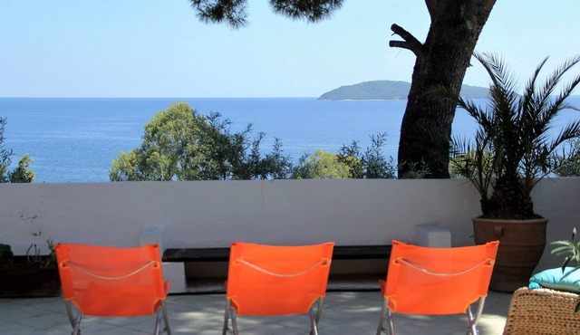 SKIATHOS ISLAND - Beautiful villa 50 meters from the beach