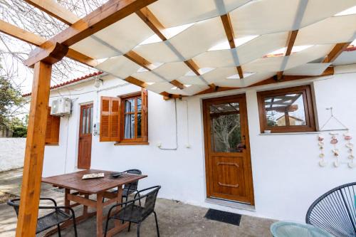 SOFIA'S HOUSE No 2 in LESVOS in Apidias Lakos