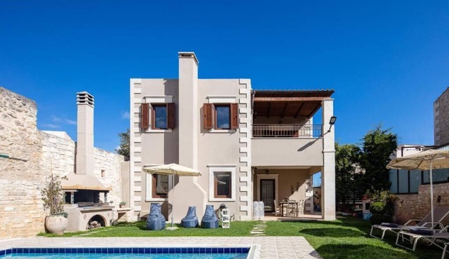 "Sokaki" villa, charming rustic 4 bedroom villa .