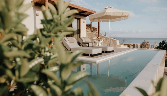 SOMNUS SUITES