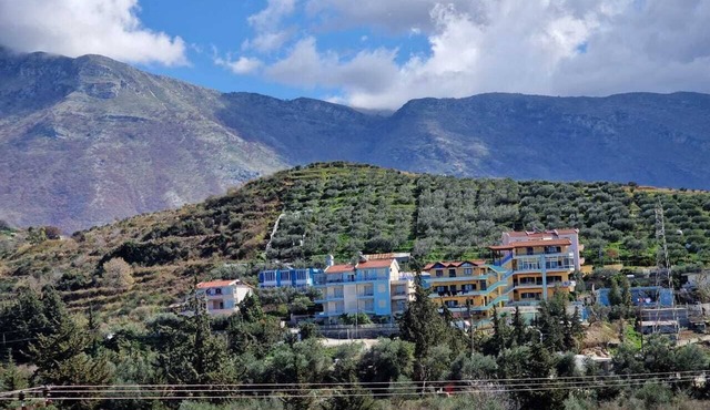 Spacious 4-bedroom apartment with AC, WiFi in brilliant Radhimë in Radhimë