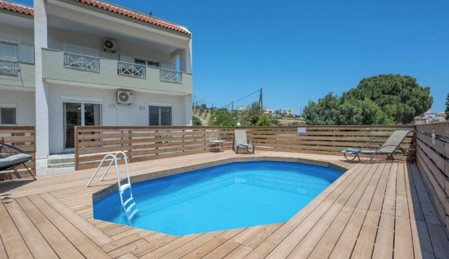 SPACIOUS HOUSE WITH PRIVATE POOL 5' WALKING TO THE BEACH: VILLA MELENIA 1 in AGIA PELAGIA HERAKLIO