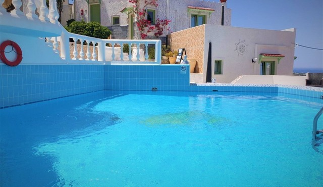 Spacious Room in Creta for 3 people, with Ac, Swimming Pool and Nature