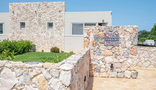 Stone and Sea Serenity peaceful stone house getaway close to town perfect calm
