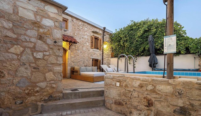 Stone-built cottage with private pool, hot tub and spacious garden! in Rethymno