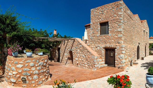 Stone built suite-apartment,Olive Grove,Near Beach,Mani 6 in Pirgos