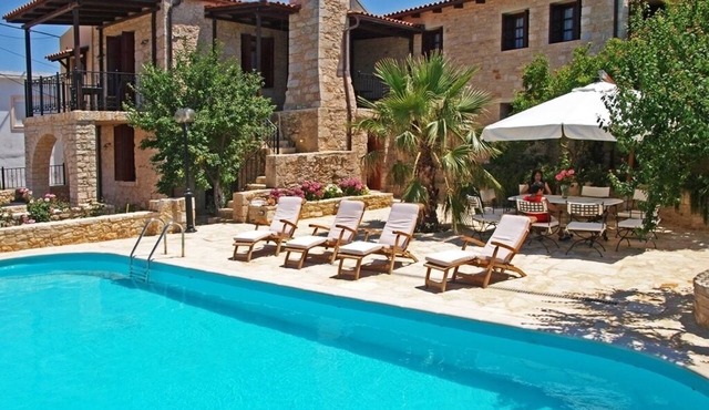 Stone-Villas Floor House in Ρούμελη