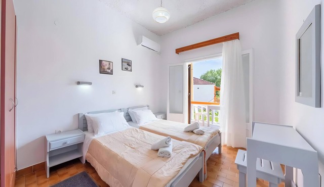 Studio Apartment 'Maltas 6' with Shared Terrace, Wi-Fi and Air Conditioning