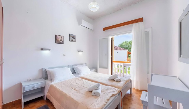 Studio Apartment 'Maltas 6' with Shared Terrace, Wi-Fi and Air Conditioning