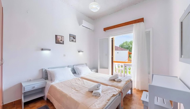Studio Apartment 'Maltas 6' with Shared Terrace, Wi-Fi and Air Conditioning