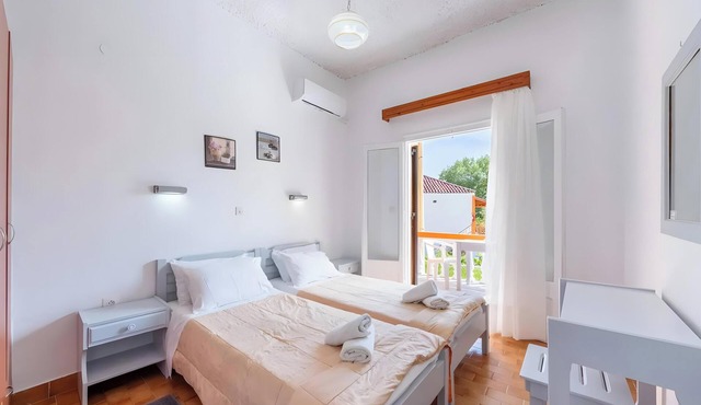 Studio Apartment 'Maltas 6' with Shared Terrace, Wi-Fi and Air Conditioning