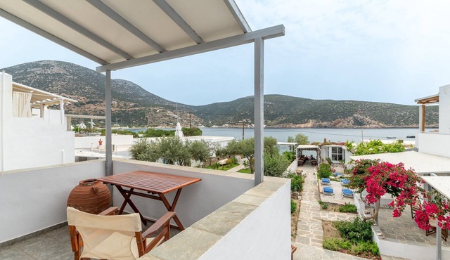 Studio Apartment 'Sifnos 2' with Sea View, Wi-Fi and Air Conditioning in Sifnos