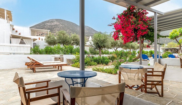 Studio Apartment 'Sifnos 4' with Sea View, Wi-Fi and Air Conditioning in Sifnos