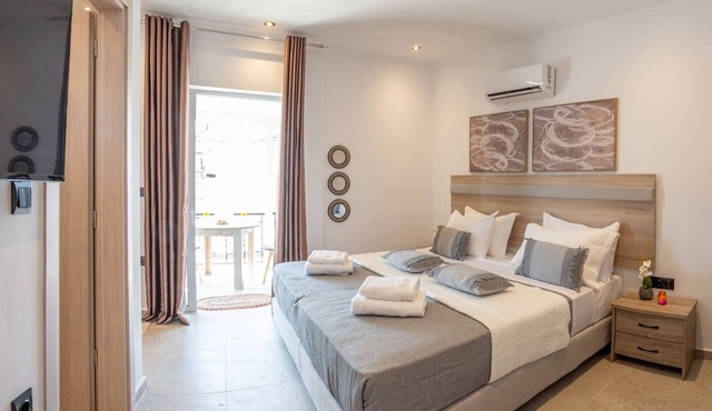 Studio Apartment with Sea View