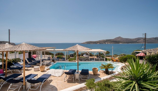 Studio 'Blue Dolphin Antiparos View Suite' with Sea View, Wi-Fi and Air Conditioning in Ag. Georgios