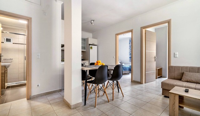 Studio 'Family Junior Suite' with Shared Pool, Wi-Fi and Air Conditioning