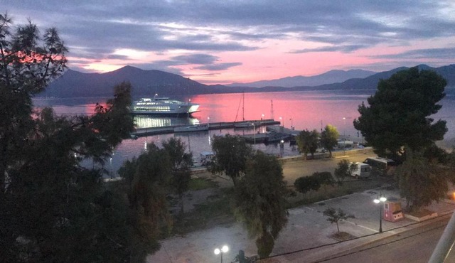Studio Tsirigotis Sea view in Loutra Edipsou