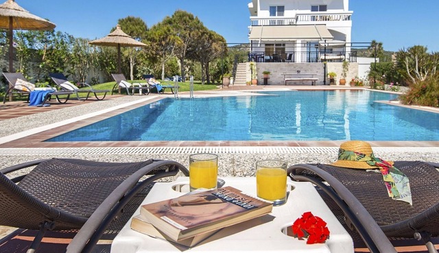 Stunning private villa for 10 guests with A/C, WIFI, private pool, TV, terrace and parking in Lachaniá