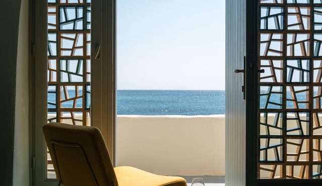 Sublime Villa & Caves in Santorini