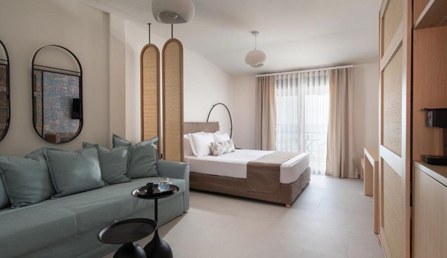 Suite di Lusso in Kalamitsi