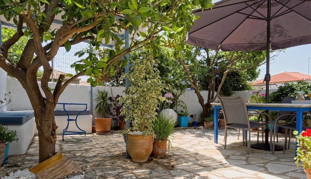 Summer Garden Studio - village location in Kalamata
