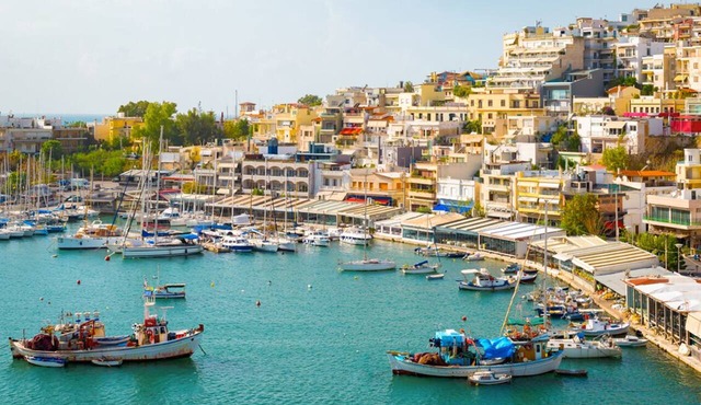 Sun-Kissed Sailing Adventure in Islas Sarónicas
