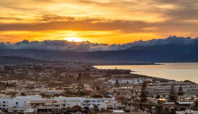 Sunset Apartment in Platanias