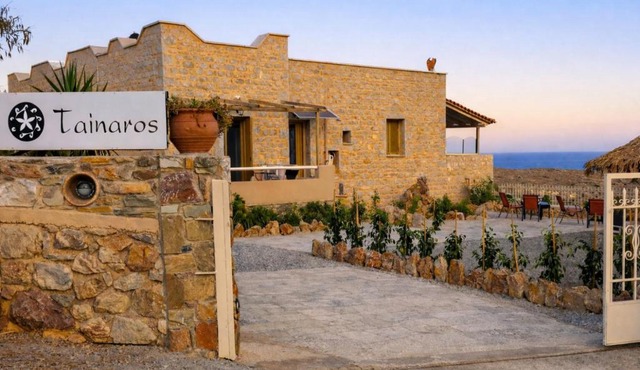 Tainaros Rooms - Beachfront Cozy Getaways