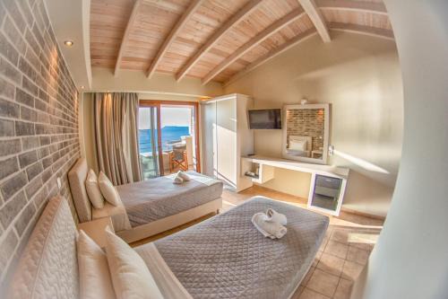 Tereza's Sunset Hotel in Agios Stefanos
